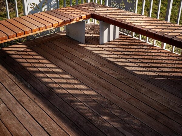 staircase with bench - Myrtle Beach Deck and Patio Custom Builders